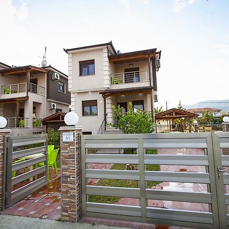 Αmalia Lux Villas Vrasná Eksteriør billede